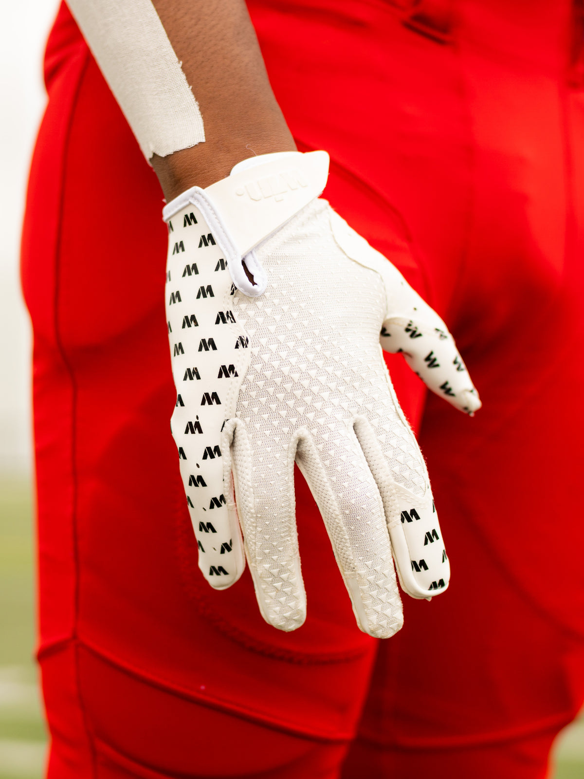 Win Gloves - White